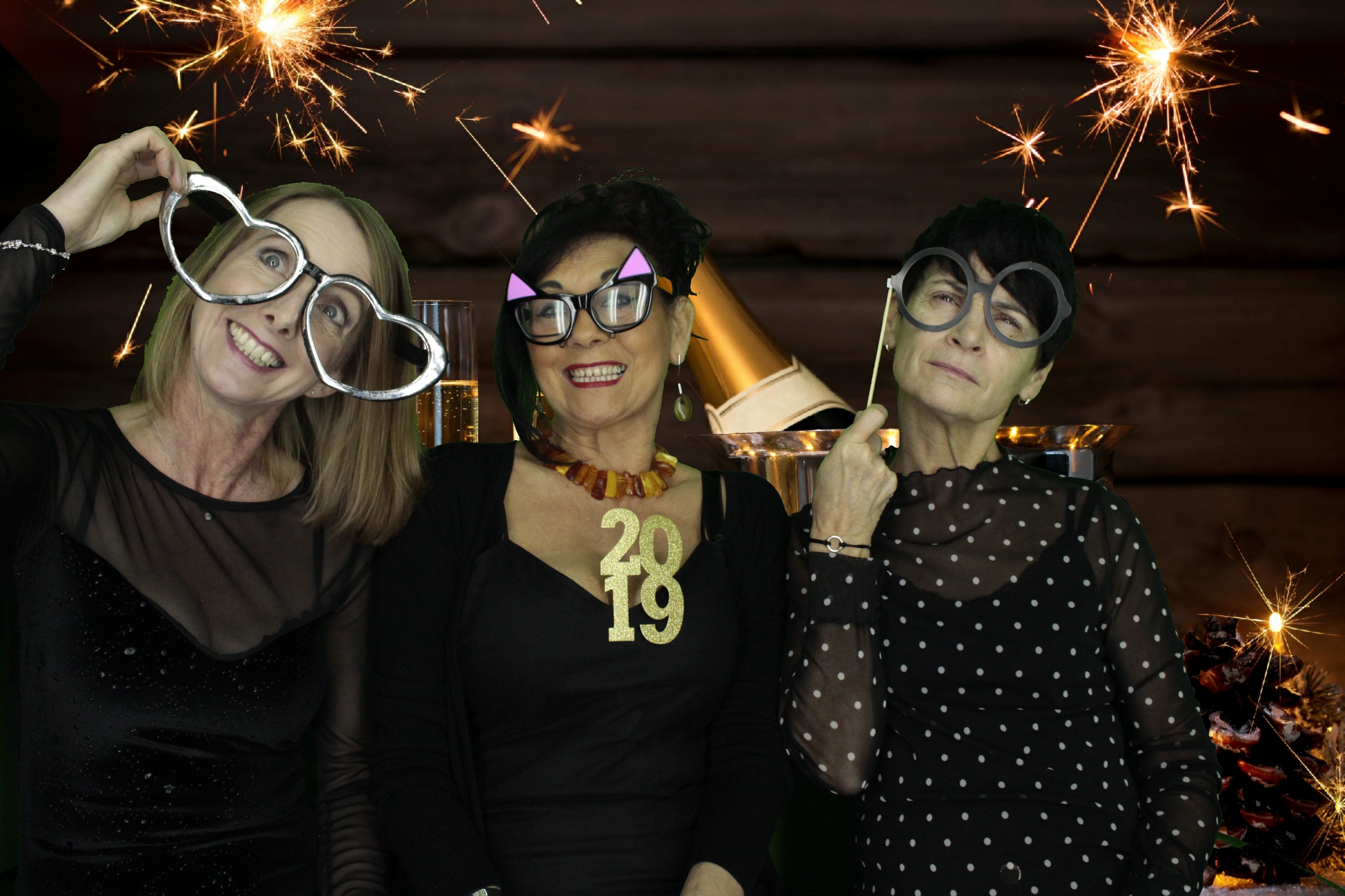 New Years Eve Party Silvermere | View more photos from the event at gallery.myphotoboothexperience.co.uk/u/MyPhotoBoothExperienceLtd/New-Years-Eve-Party-Silvermere